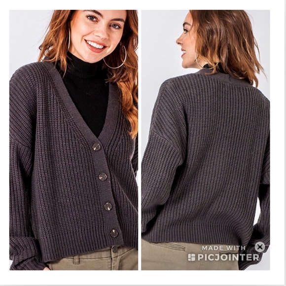 Sweaters - Crop sweater